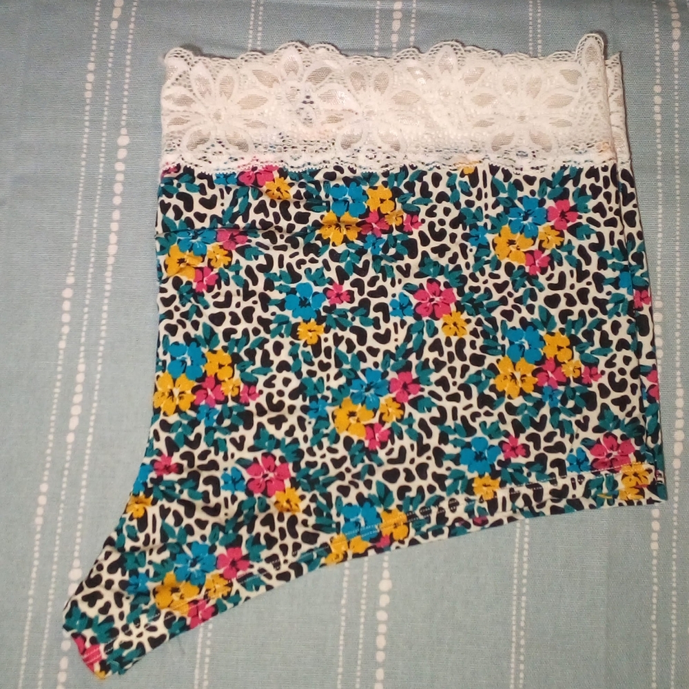 (SOLD) Time for New Undies ladies & π€ - Picture 3 of 4